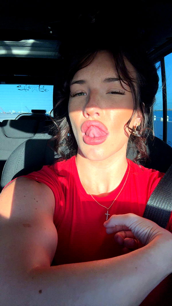 fionamaefit snapchat image archive image
