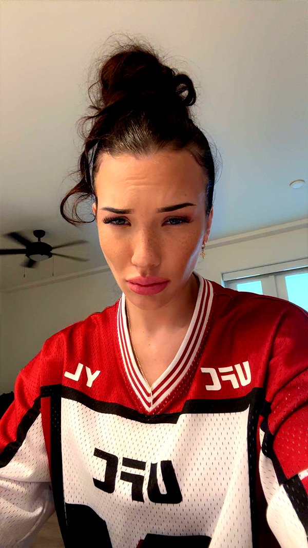 fionamaefit snapchat image archive image