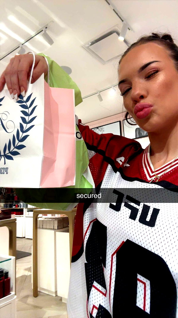 fionamaefit snapchat image archive image