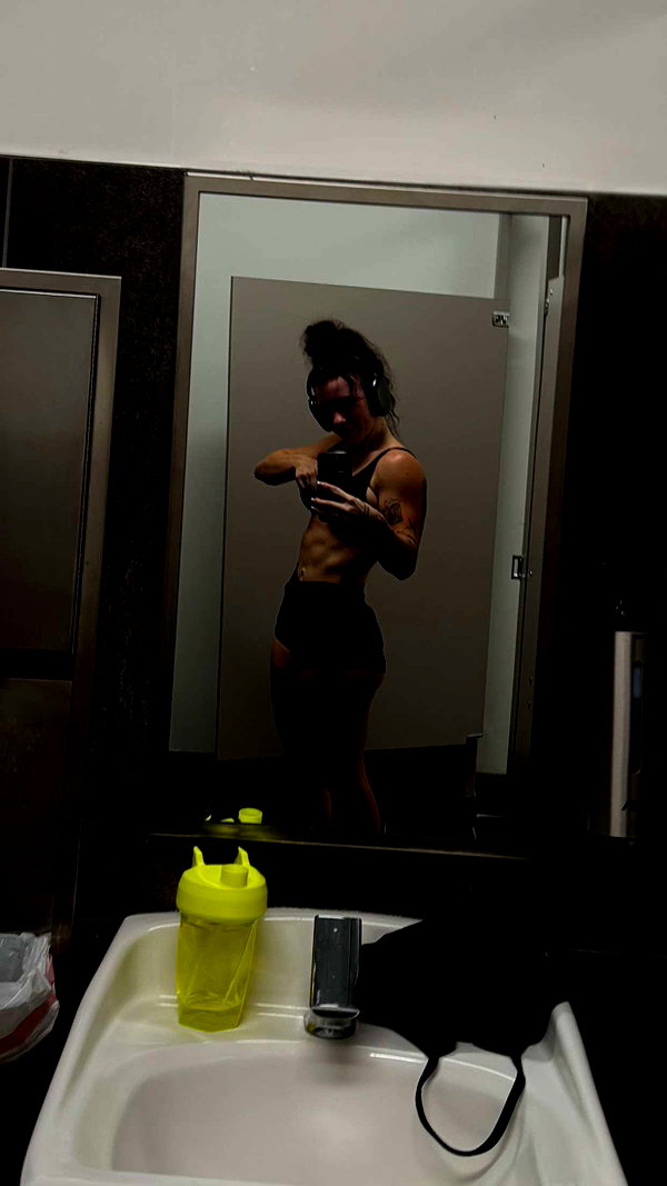 fionamaefit snapchat image archive image