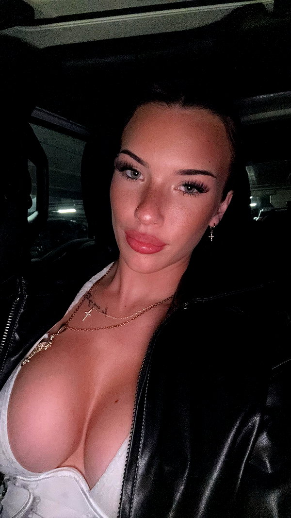 fionamaefit snapchat image archive image