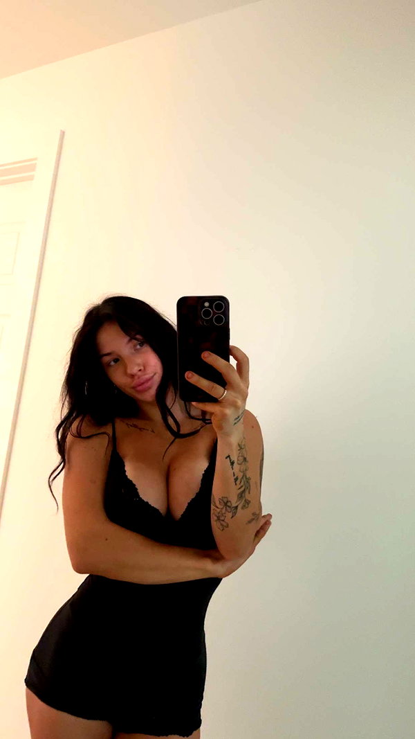 fionamaefit snapchat image archive image