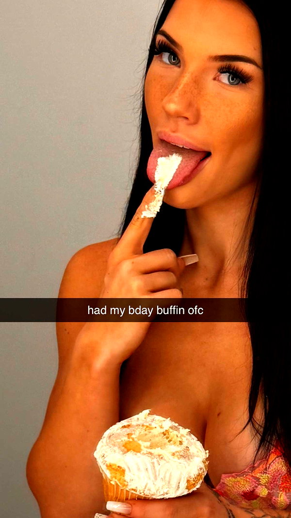 fionamaefit snapchat image archive image