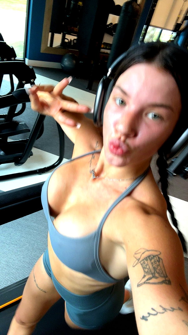 fionamaefit snapchat image archive image