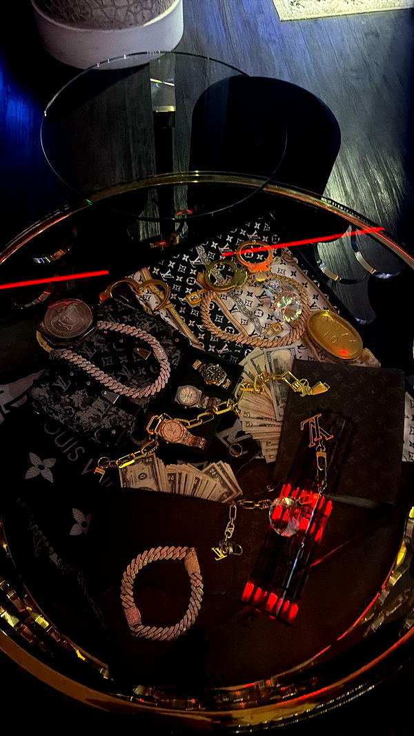 giselleramh image ~ Altpins