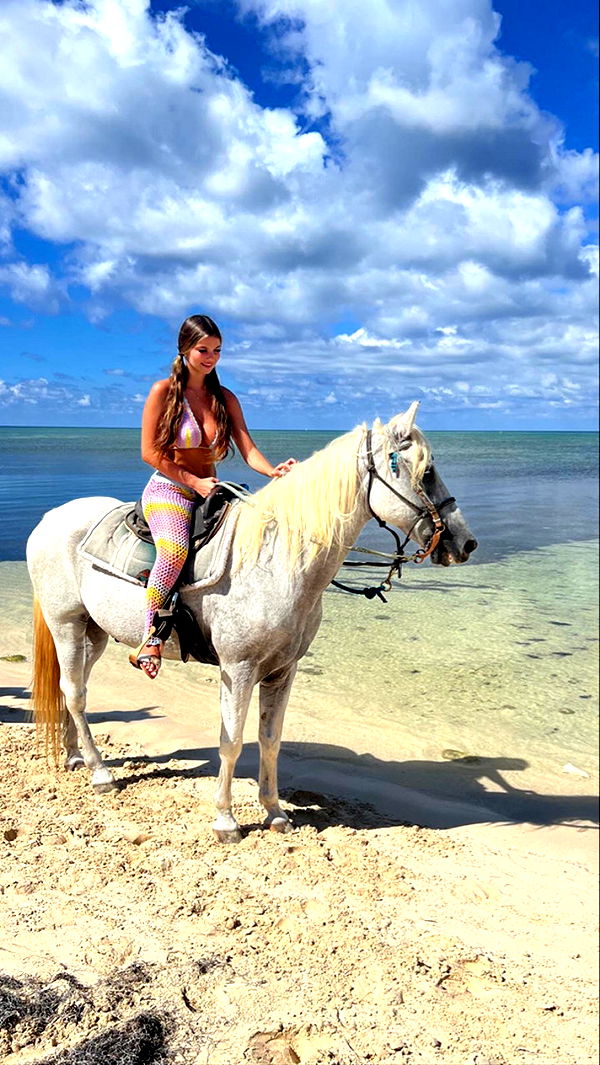 graceboor image ~ Altpins