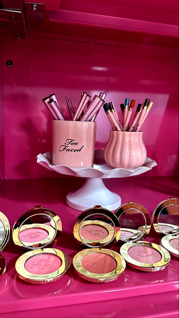 graceboor image ~ Altpins