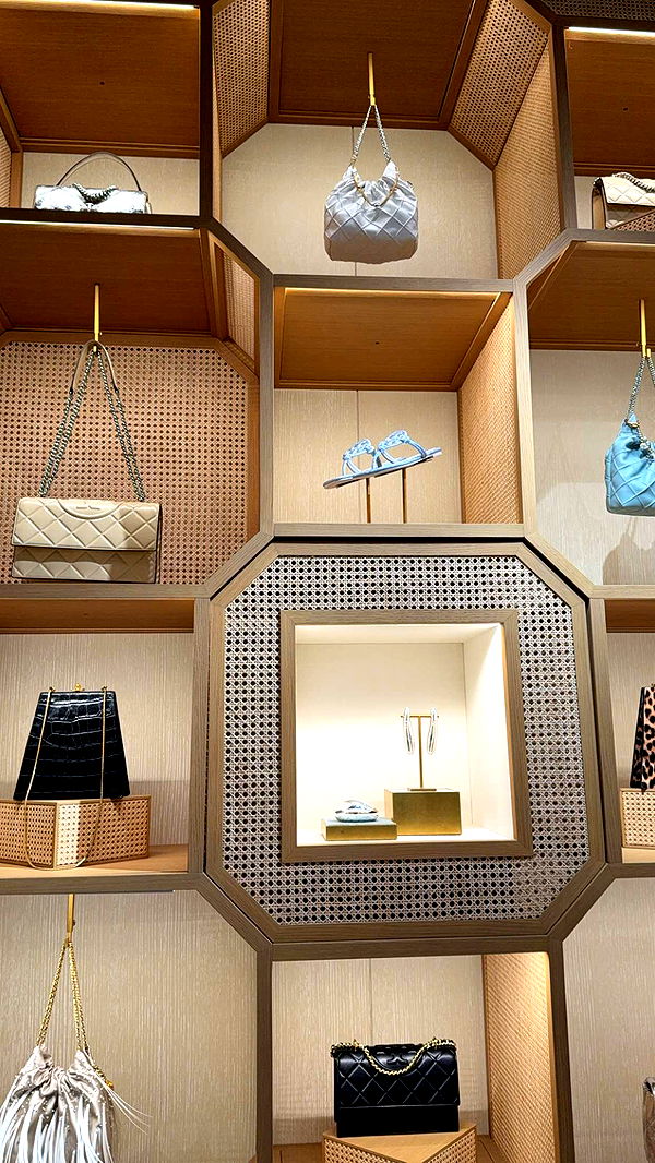 graceboor image ~ Altpins