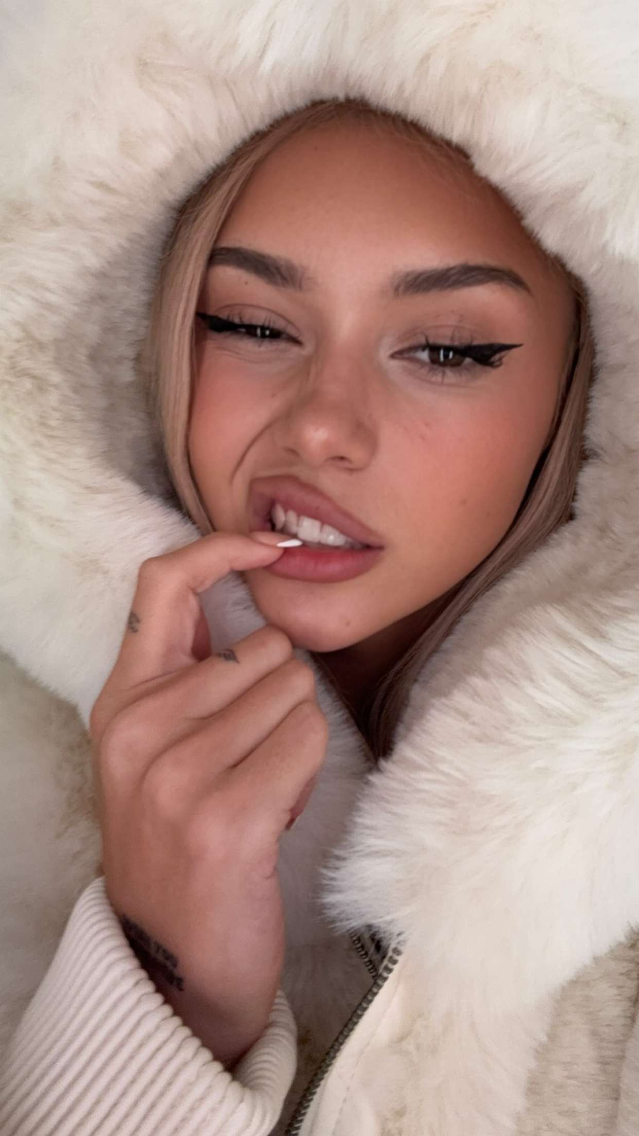 gwendolynceline snapchat image archive image