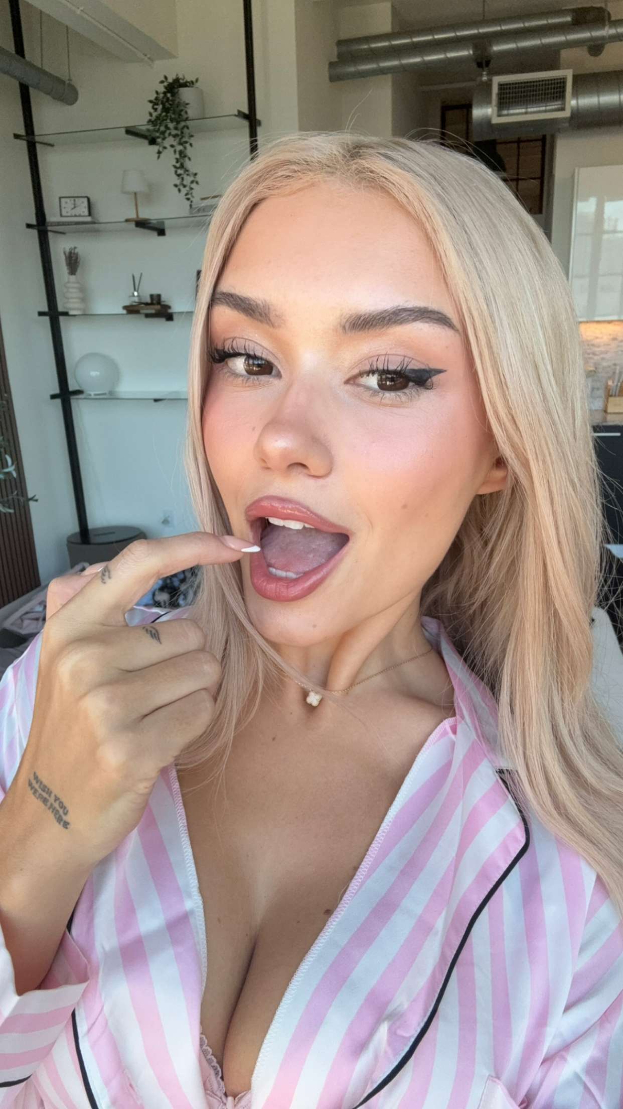 gwendolynceline snapchat image archive image