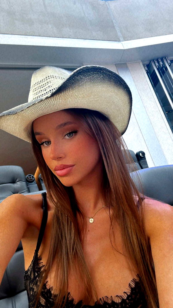 haileygrice snapchat image archive image