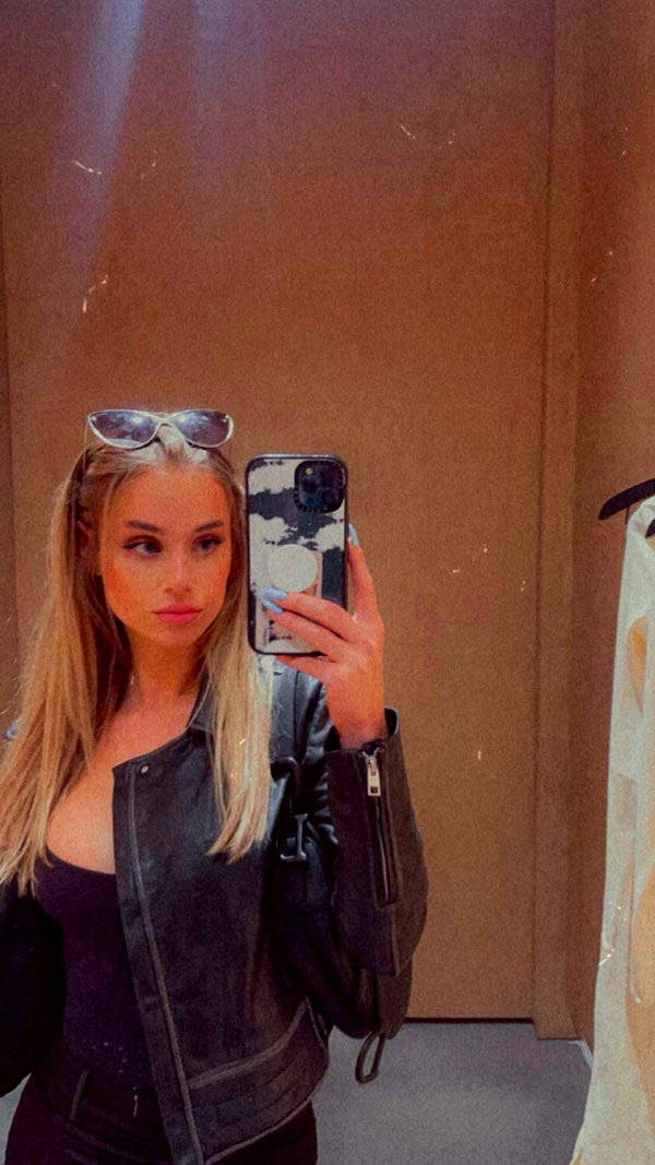 haileygrice snapchat image archive image