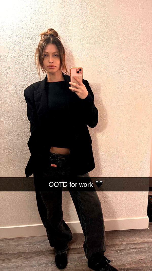 imchloebleu snapchat image archive image