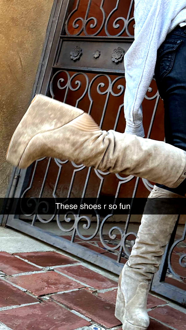imchloebleu snapchat image archive image