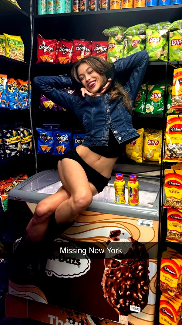 imchloebleu snapchat image archive image