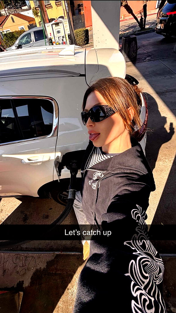 imchloebleu snapchat image archive image