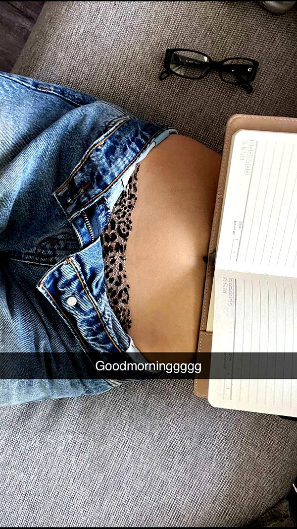 imchloebleu snapchat image archive image