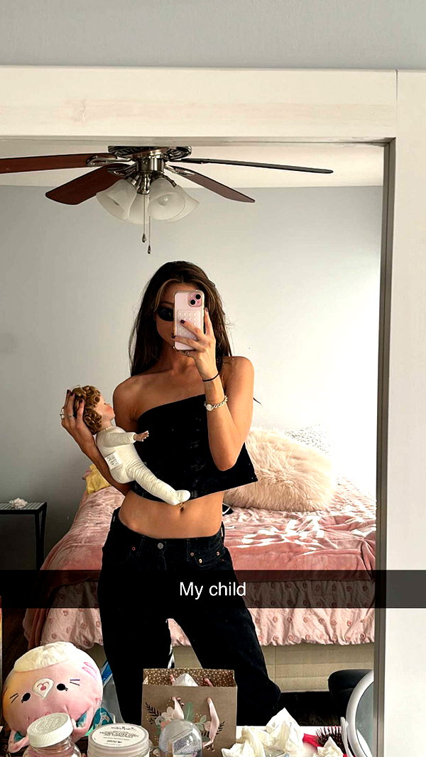 imchloebleu snapchat image archive image