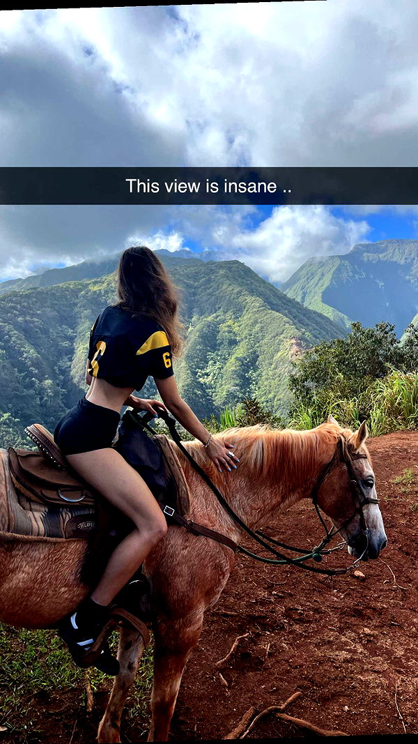 imchloebleu snapchat image archive image