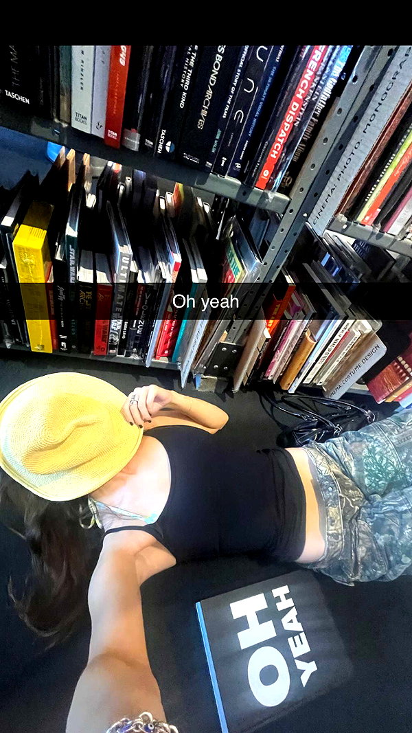 imchloebleu snapchat image archive image