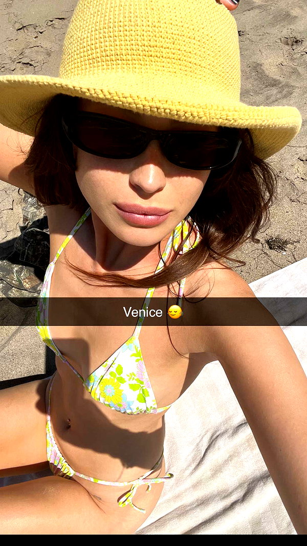 imchloebleu snapchat image archive image