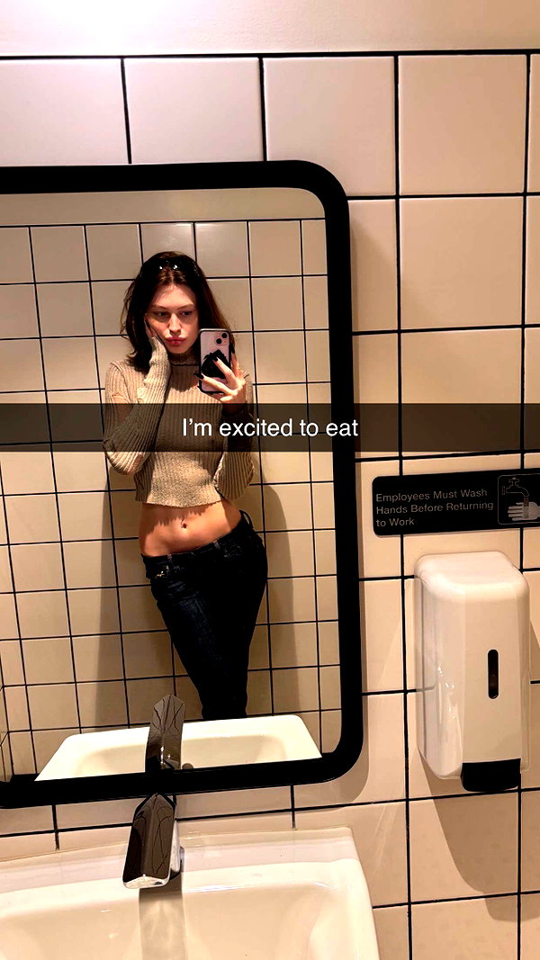 imchloebleu snapchat image archive image