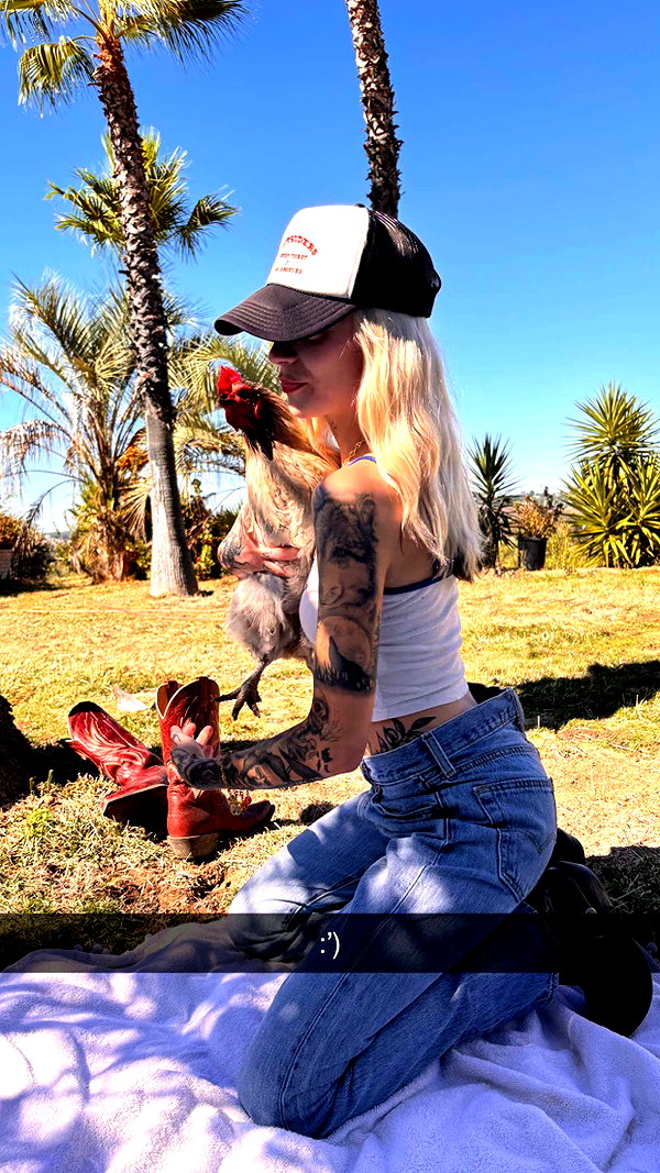 imchloebleu snapchat image archive image