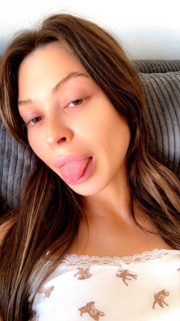 imchloebleu snapchat image archive image