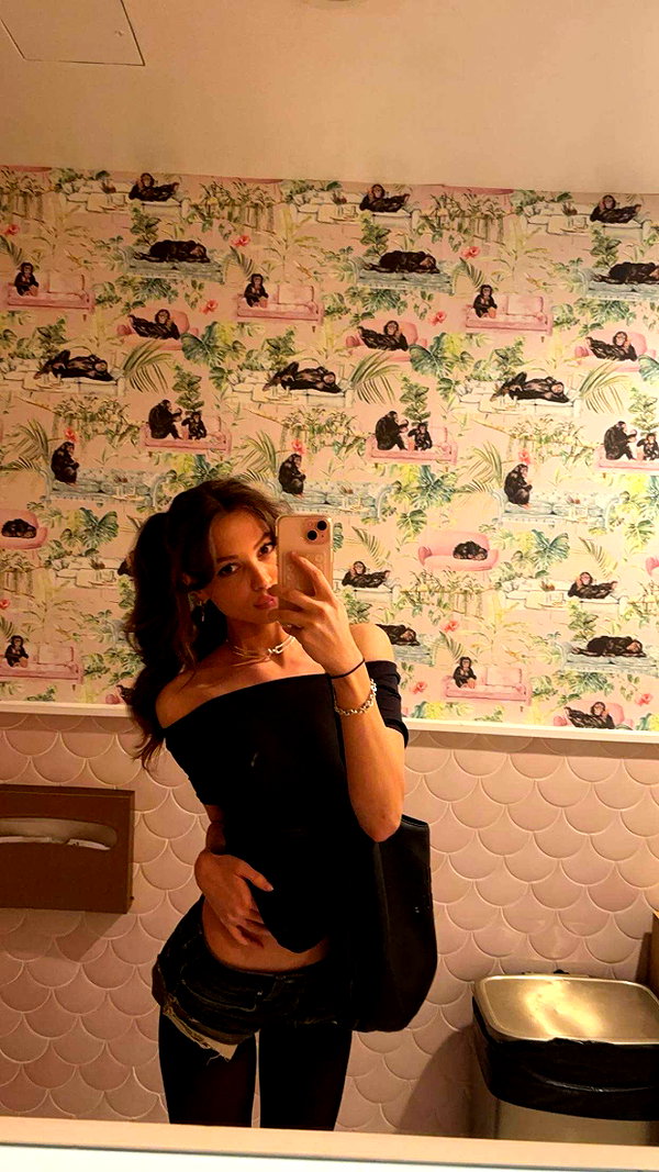 imchloebleu snapchat image archive image