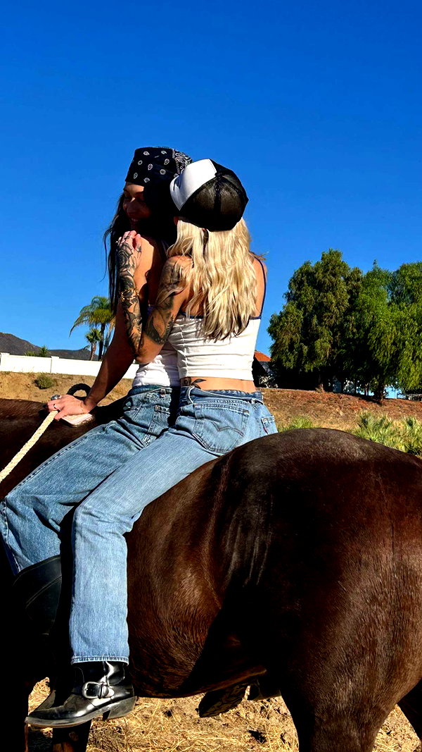 imchloebleu snapchat image archive image