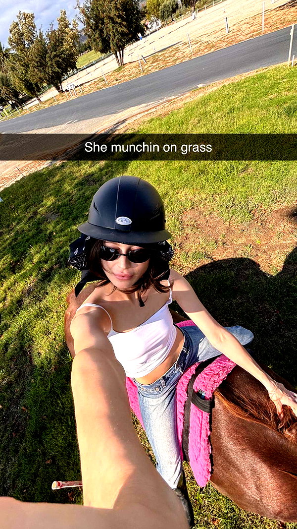 imchloebleu snapchat image archive image