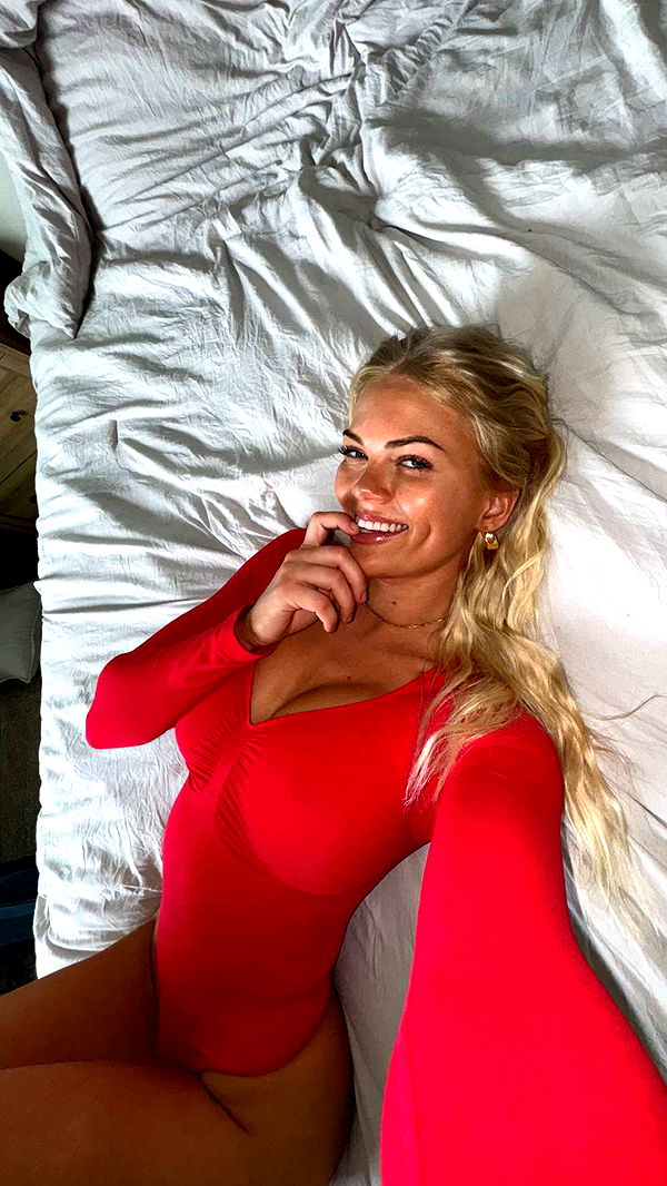 itsnellxoxo image ~ Altpins