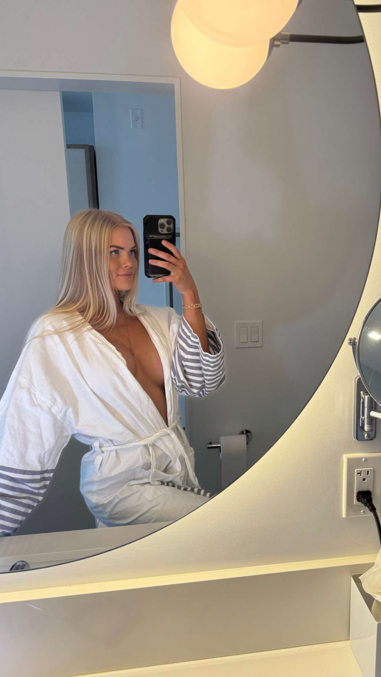 itsnellxoxo snapchat image archive image