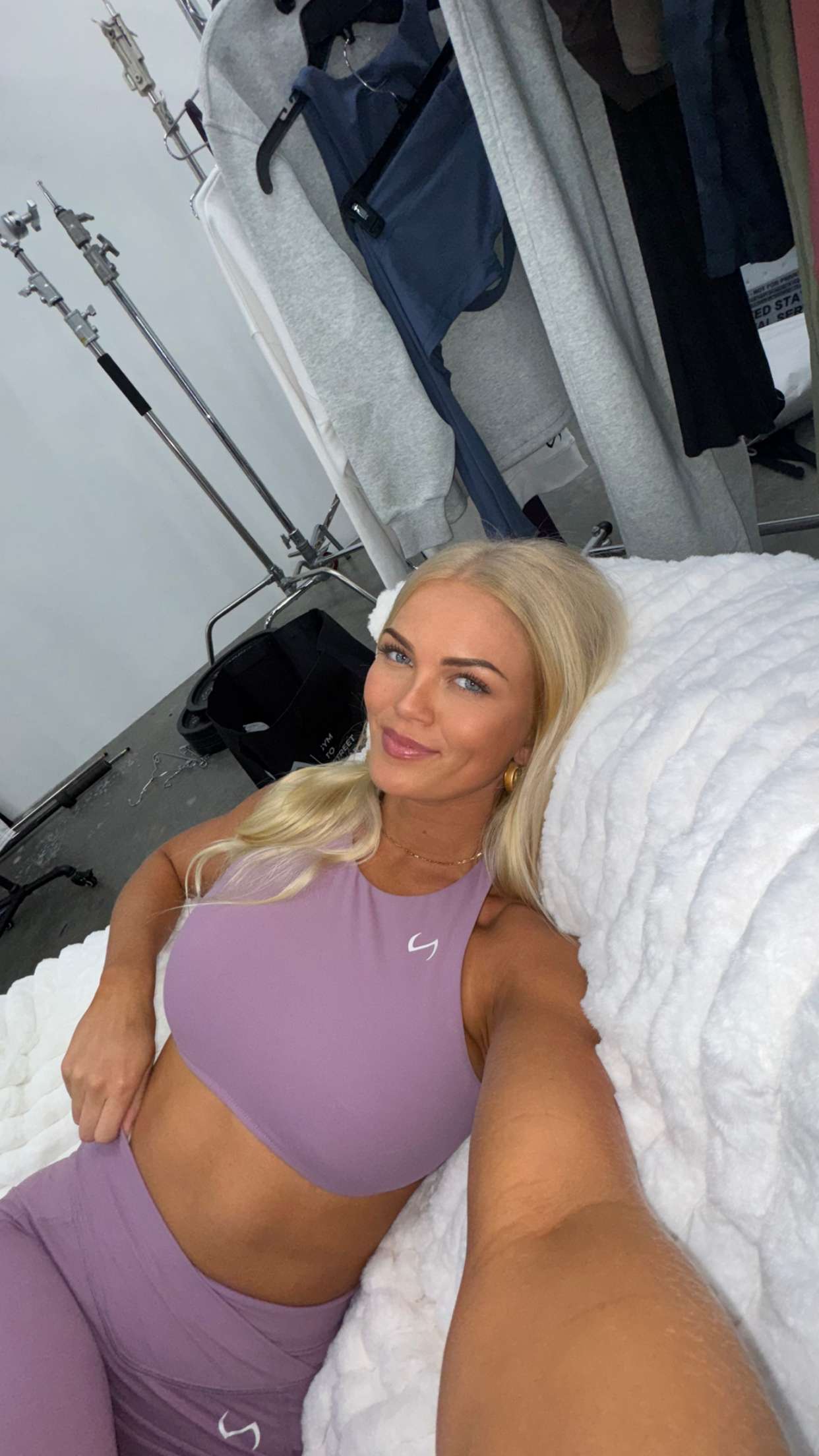 itsnellxoxo snapchat image archive image