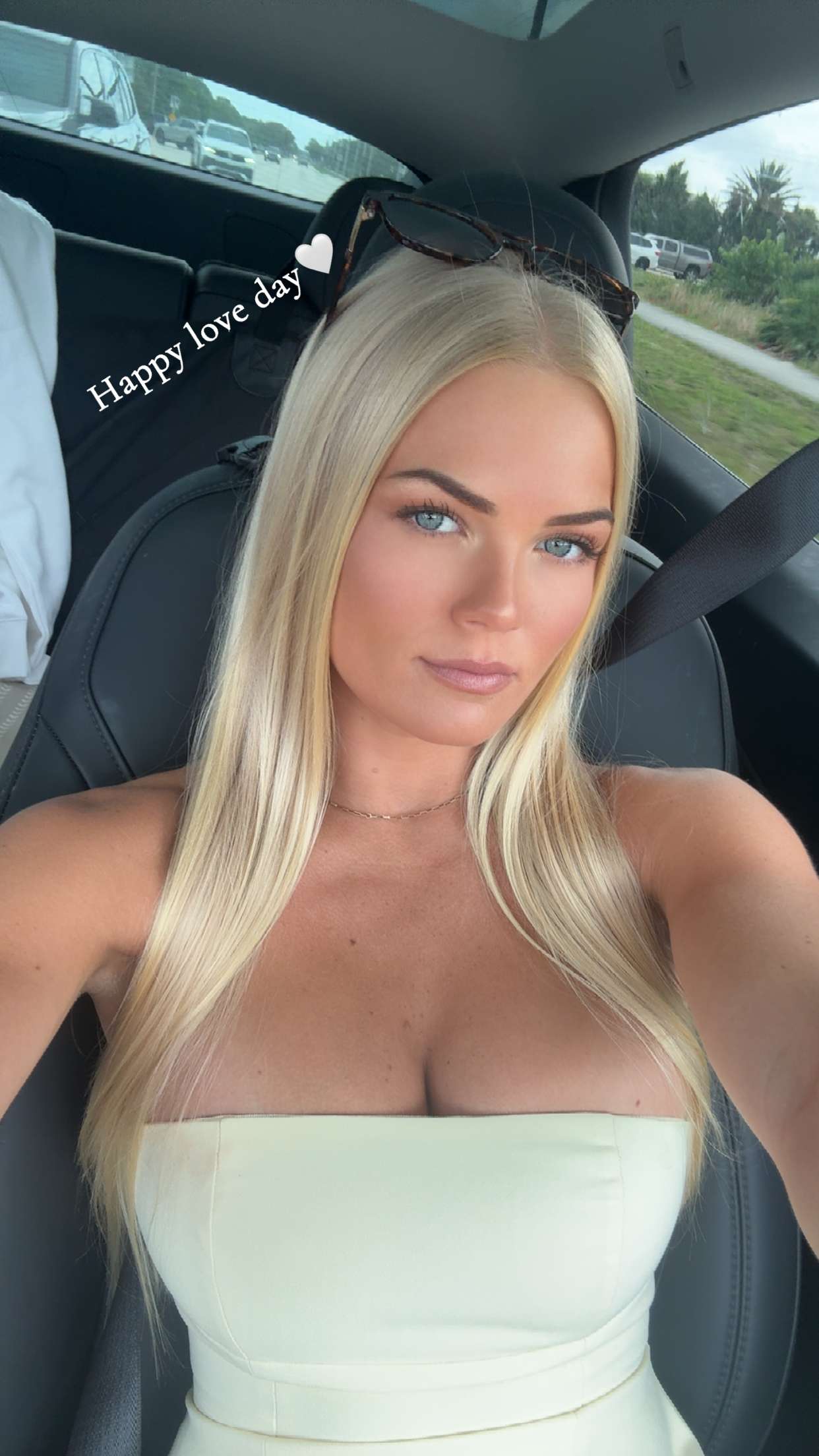 itsnellxoxo snapchat image archive image