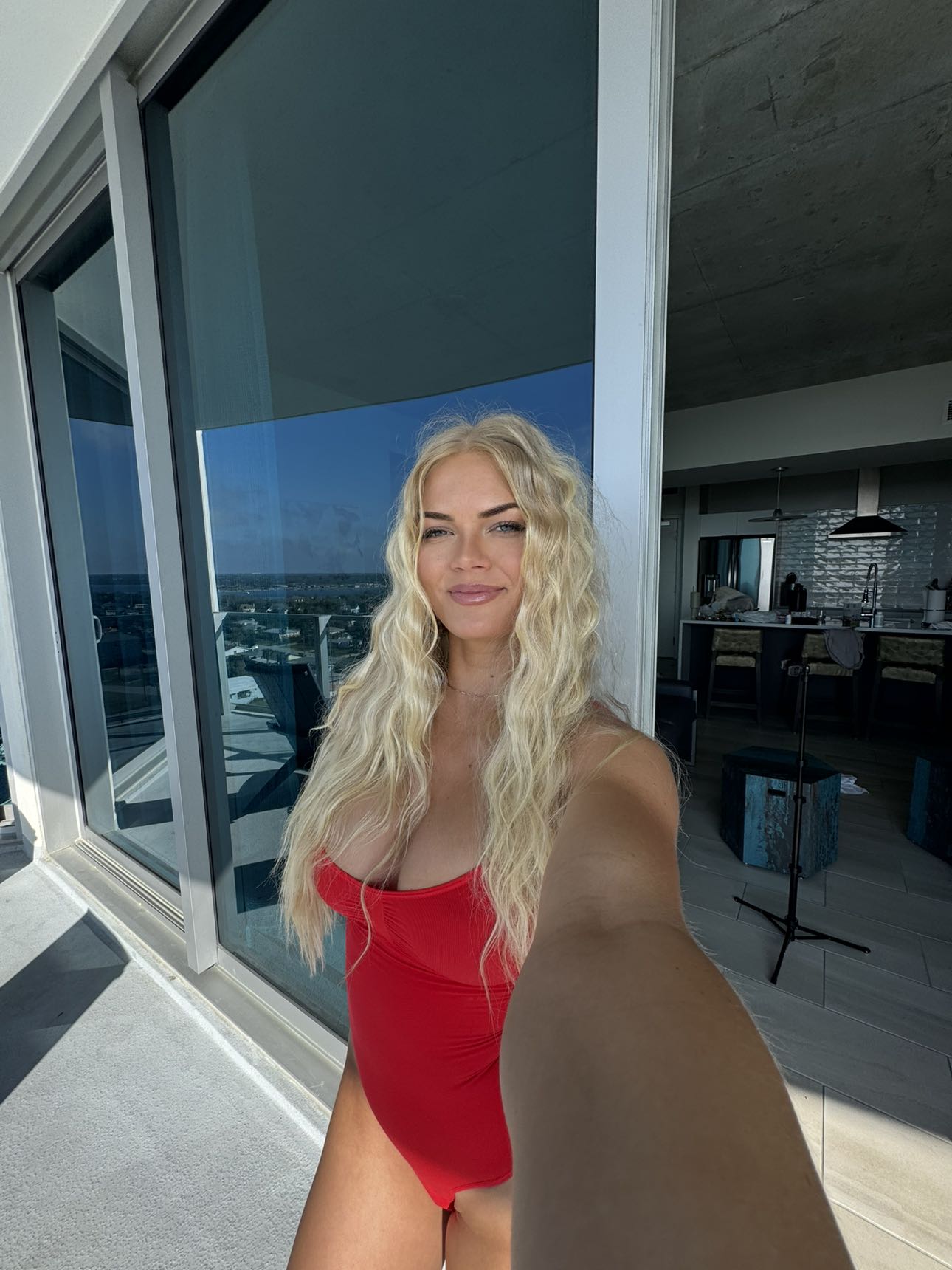 itsnellxoxo snapchat image archive image