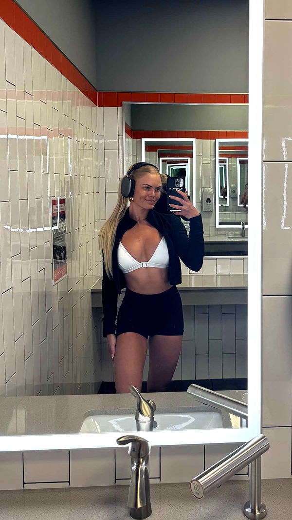 itsnellxoxo image ~ Altpins