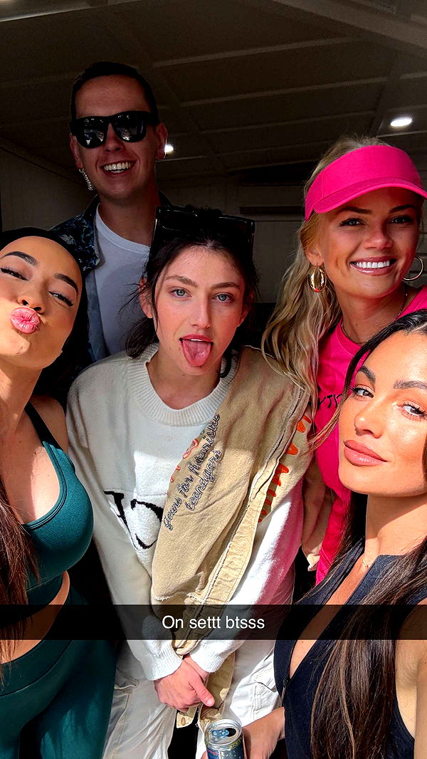 itsnellxoxo image ~ Altpins