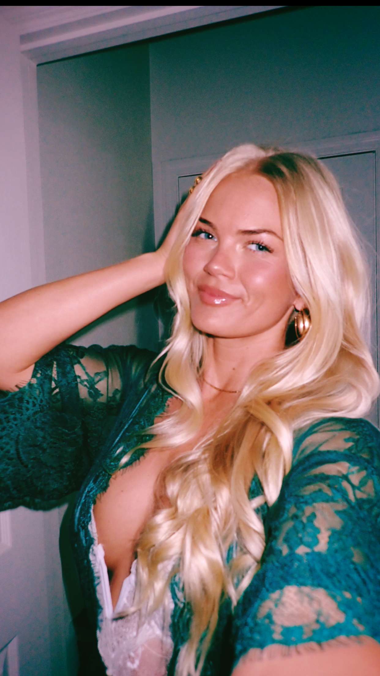 itsnellxoxo snapchat image archive image