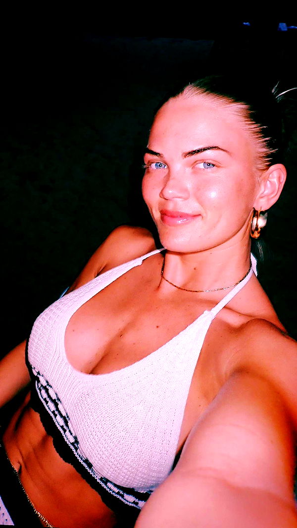 itsnellxoxo image ~ Altpins