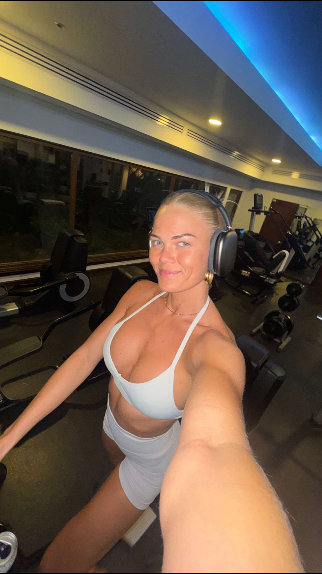 itsnellxoxo snapchat image archive image