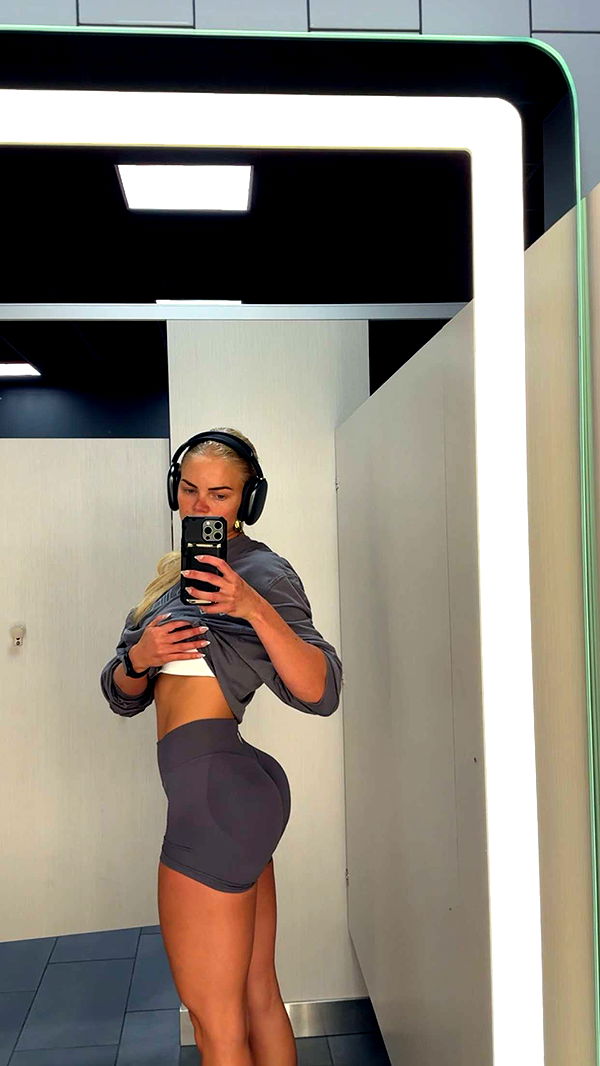 itsnellxoxo image ~ Altpins