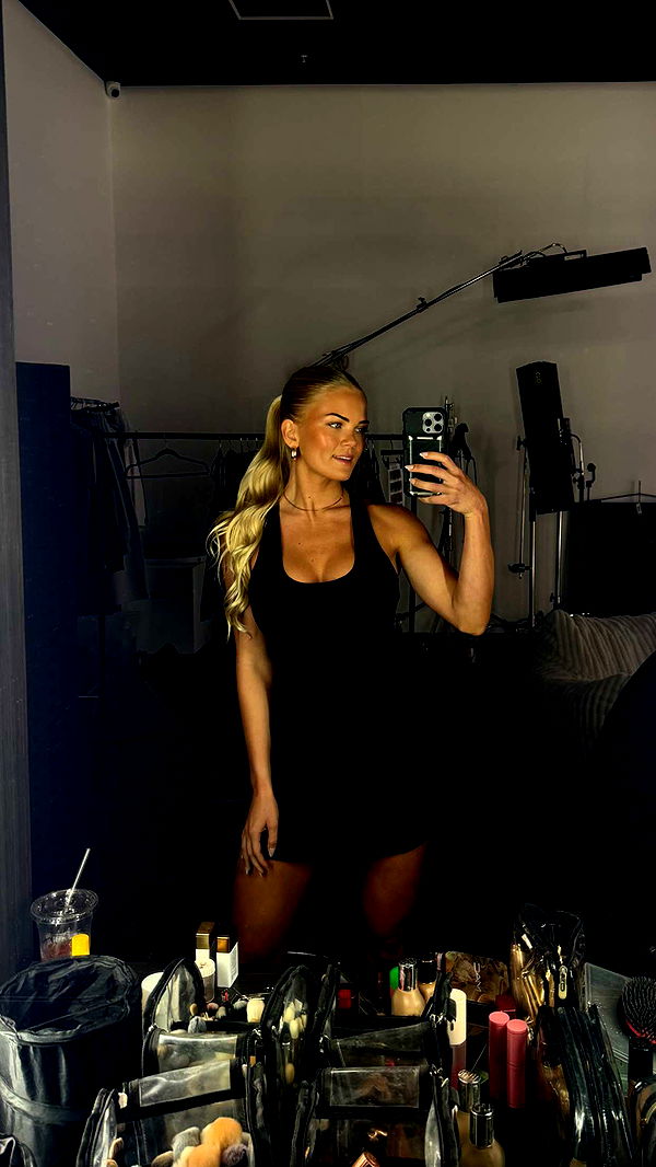 itsnellxoxo image ~ Altpins