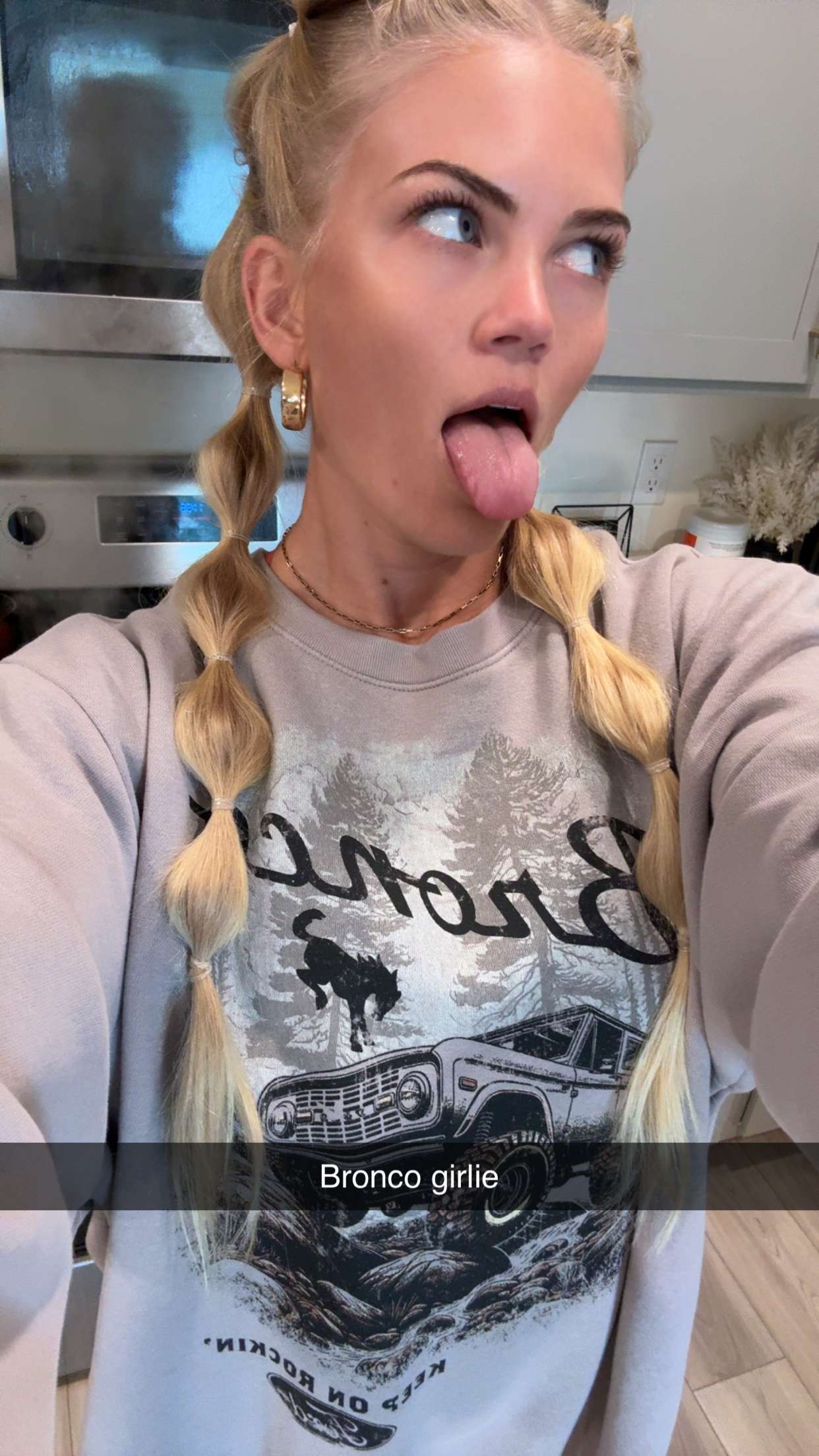 itsnellxoxo snapchat image archive image