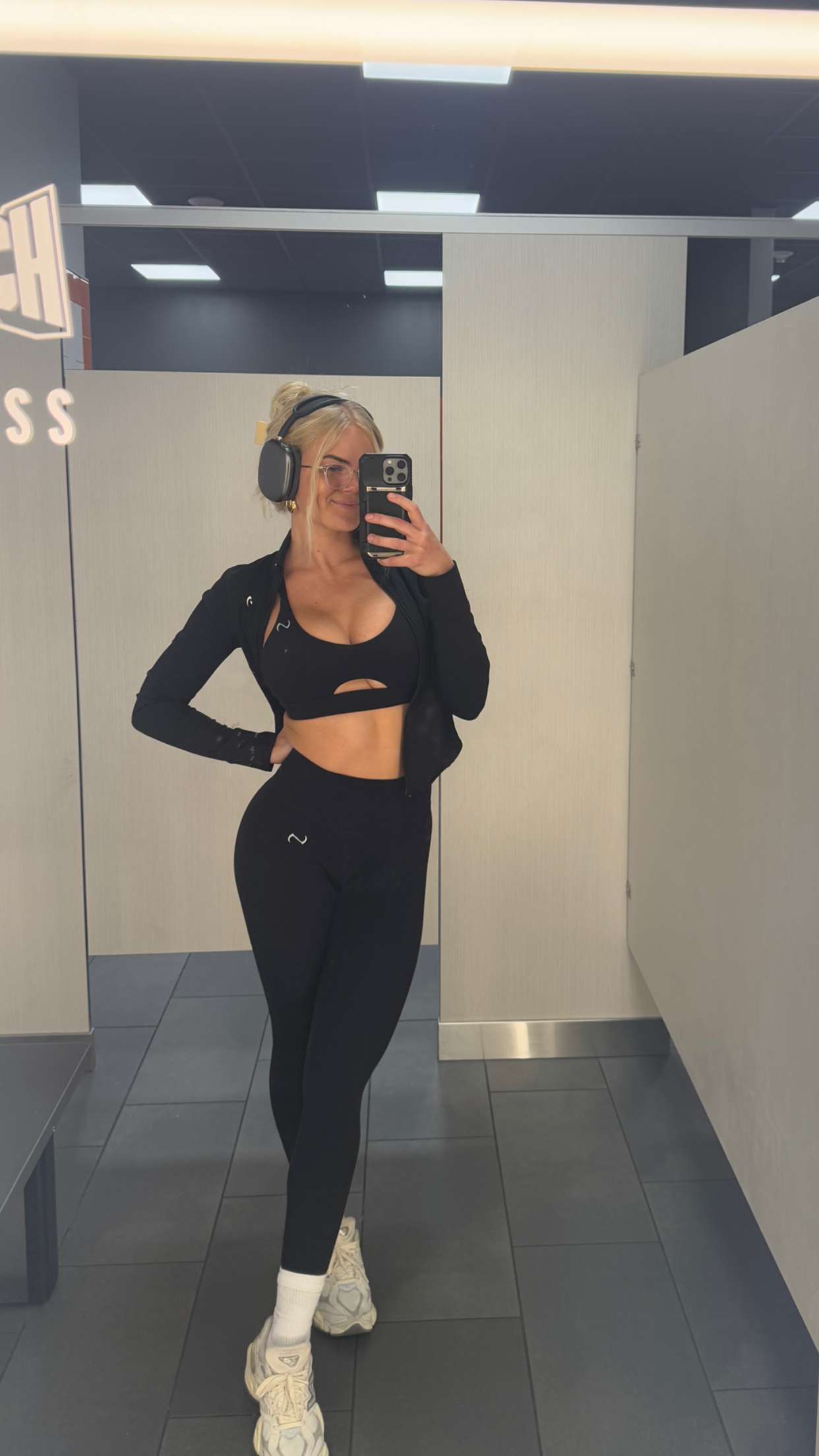 itsnellxoxo snapchat image archive image