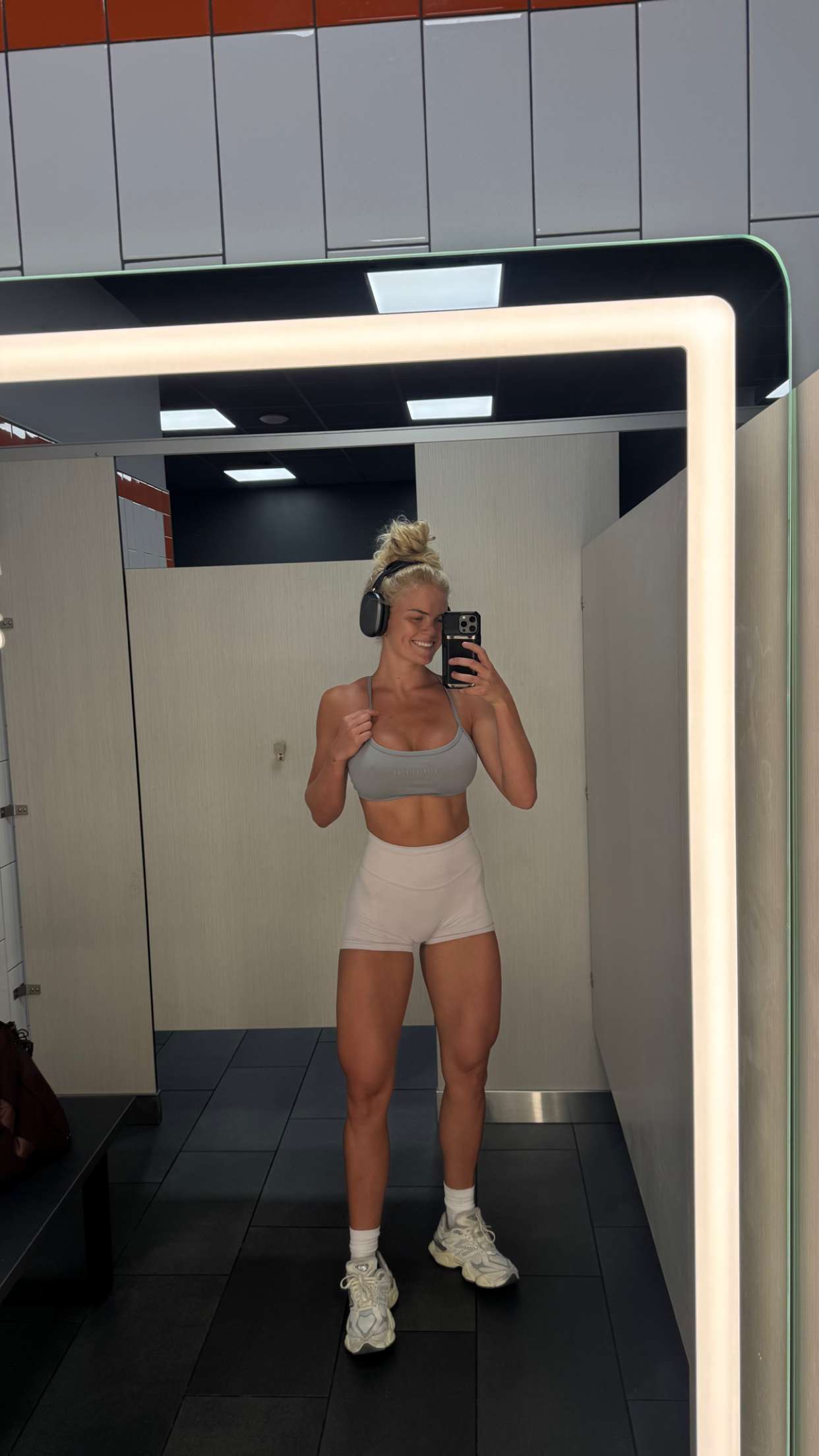 itsnellxoxo snapchat image archive image