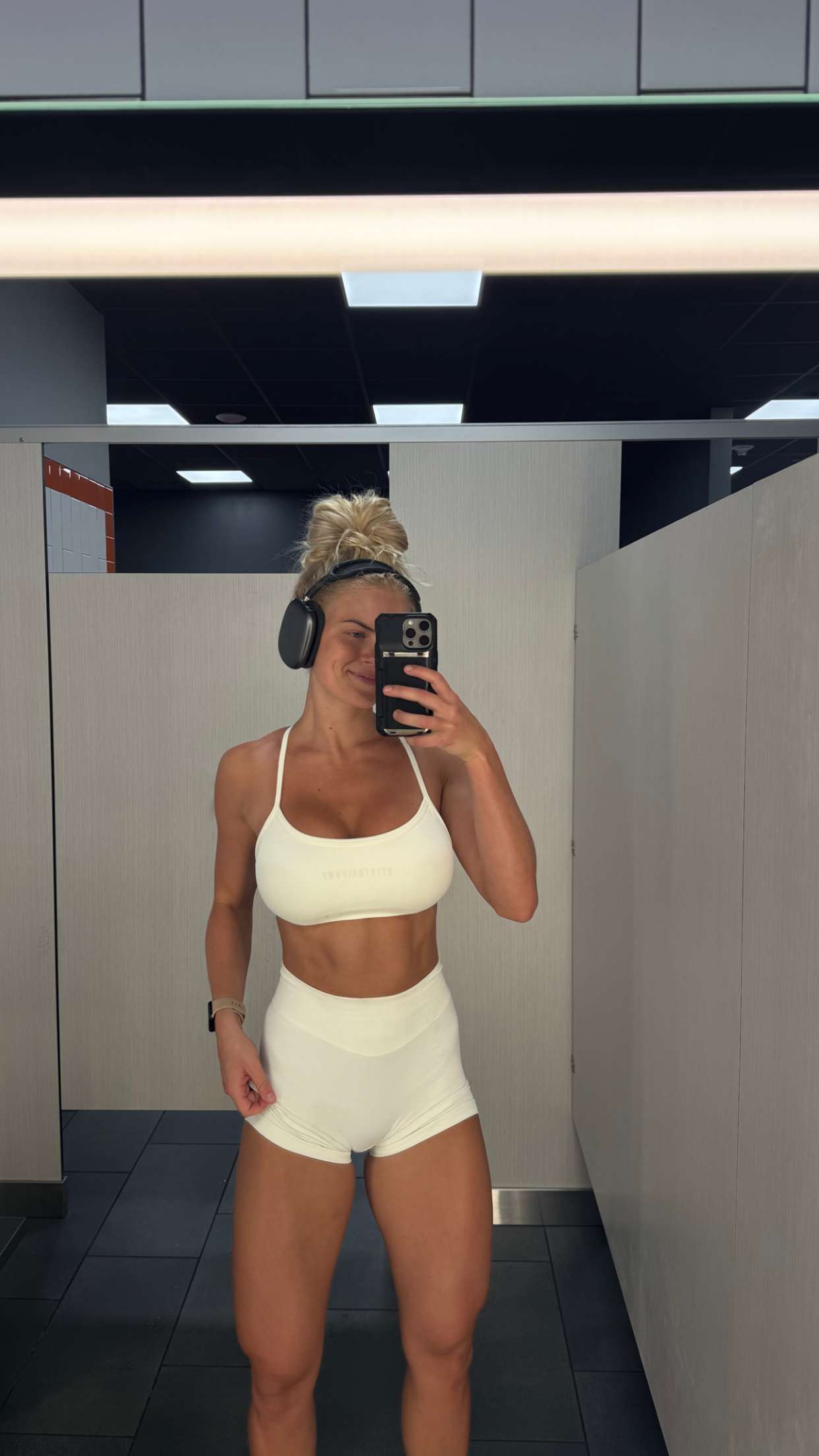 itsnellxoxo snapchat image archive image