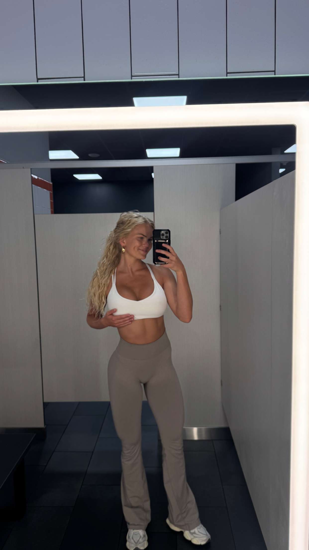 itsnellxoxo snapchat image archive image