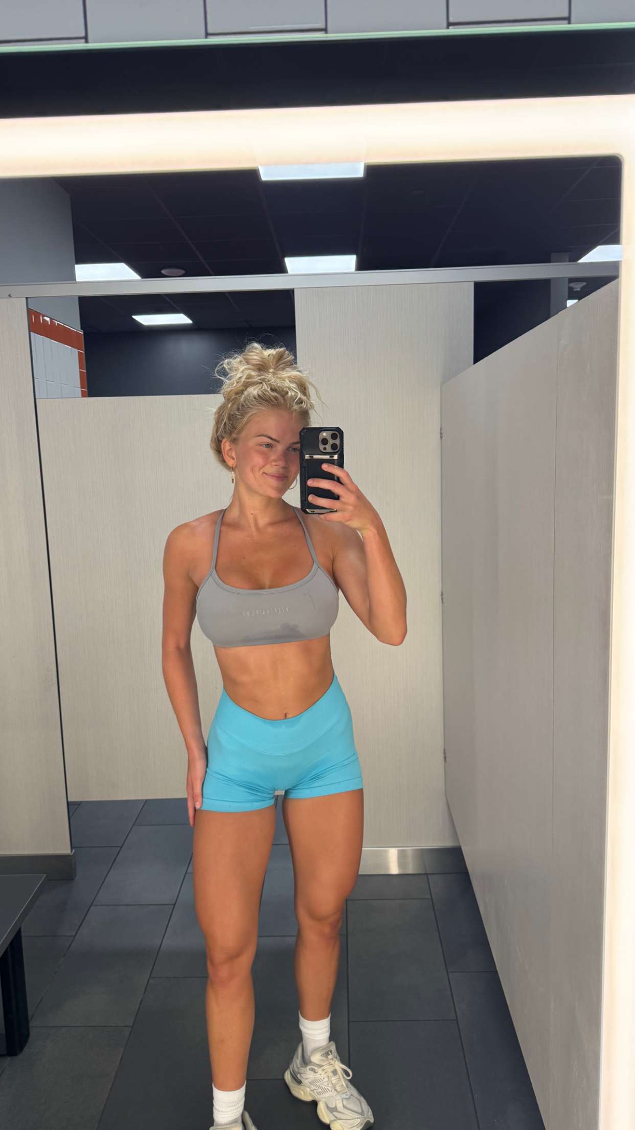 itsnellxoxo snapchat image archive image