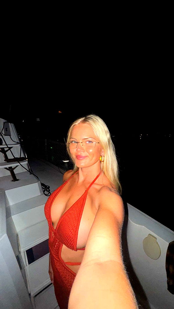 itsnellxoxo image ~ Altpins